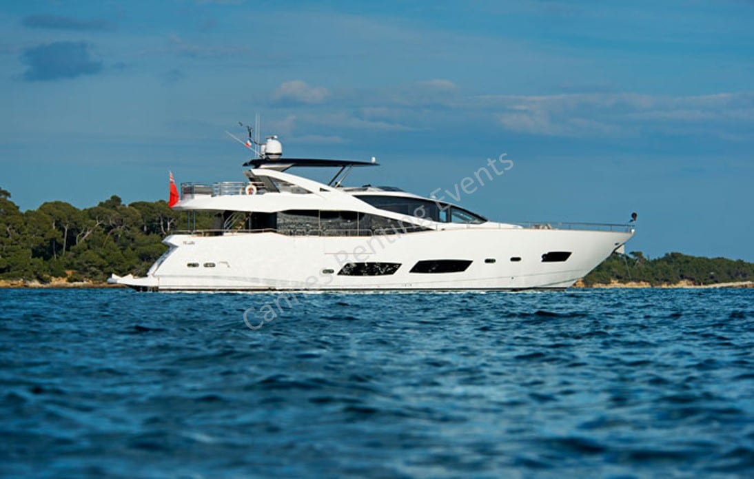 Side view of the boat.